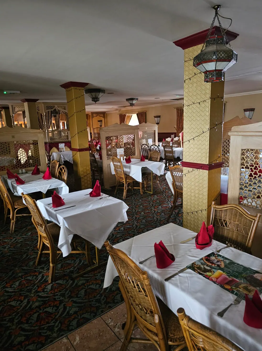 Amantola dining room set for lunch service