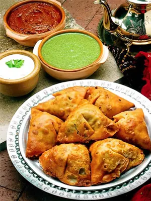 Samosas with chutneys
