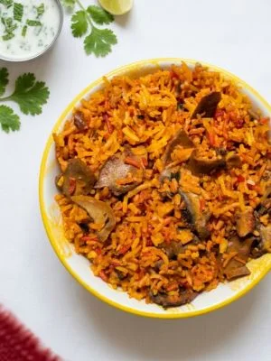 Spiced rice with mushrooms